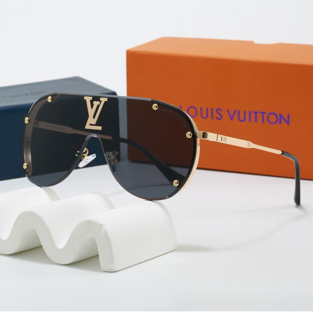 Louis vuitton Oversized. integrated metal trendy sunglasses Oval