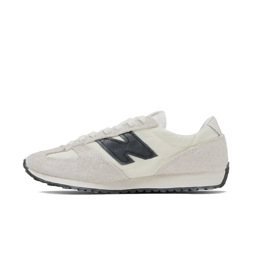 471 v1 'Linen Angora Black'